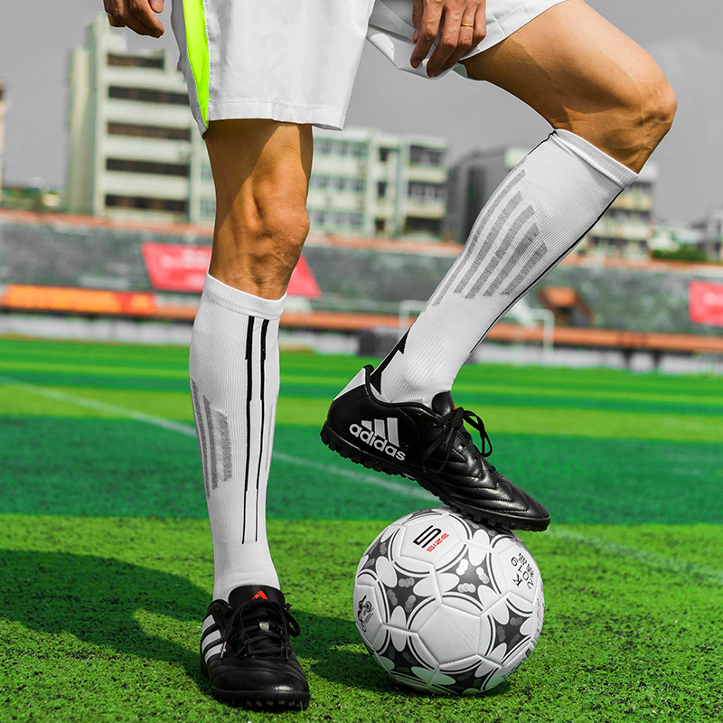 Stokin bola sepak cepat kering bernafas