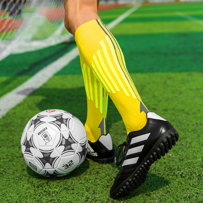Stokin bola sepak cepat kering bernafas